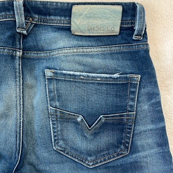 Diesel Larkee Regular Straight 0880R Jeans - distressed style - Picture 7 of 11